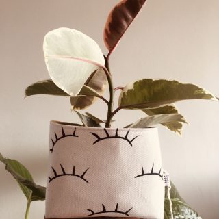 Multi lash fabric pot.